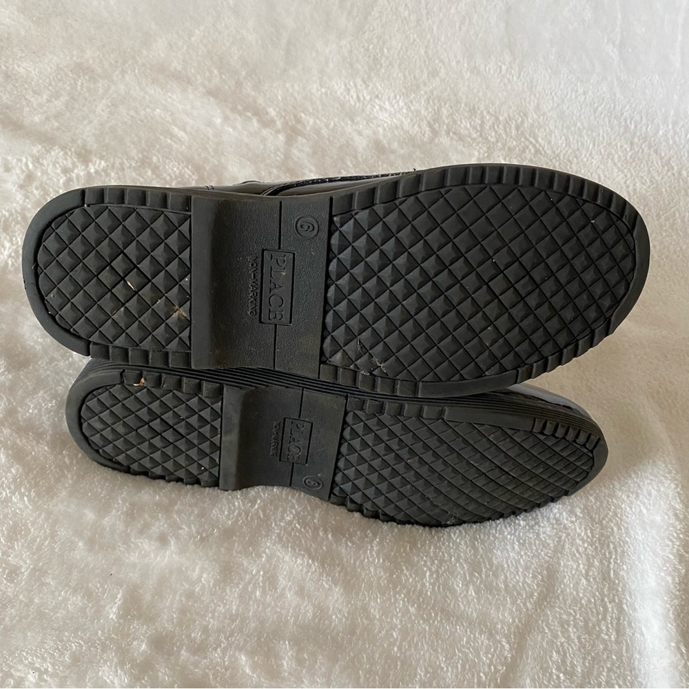 The Children’s Place Black Patent Zippered Ankle Lace Up Boots - Picture 10 of 10